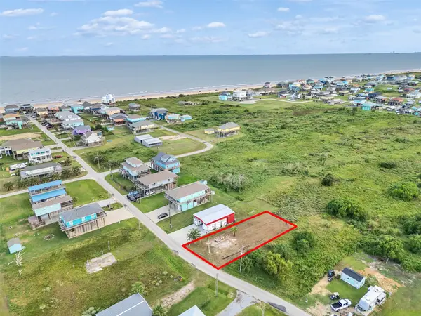 969 Sea Spray Drive, Crystal Beach, TX 77650