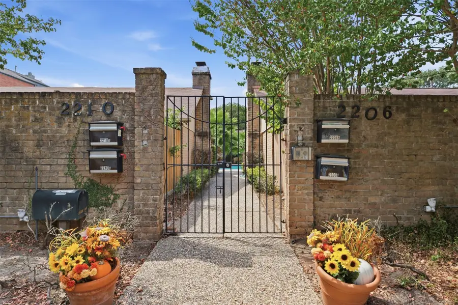 2206 Nantucket Drive #B, Houston, TX 77057 - #2