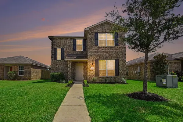 12027 Windage Drive, La Marque, TX 77568