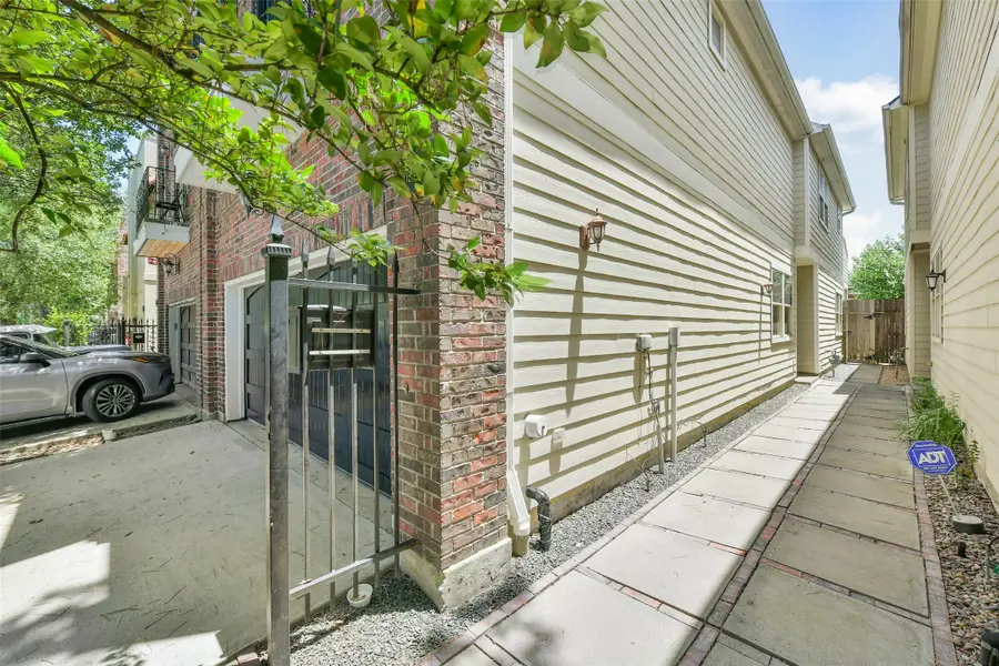 652 E 6th 1/2 Street, Houston, TX 77007 - #3