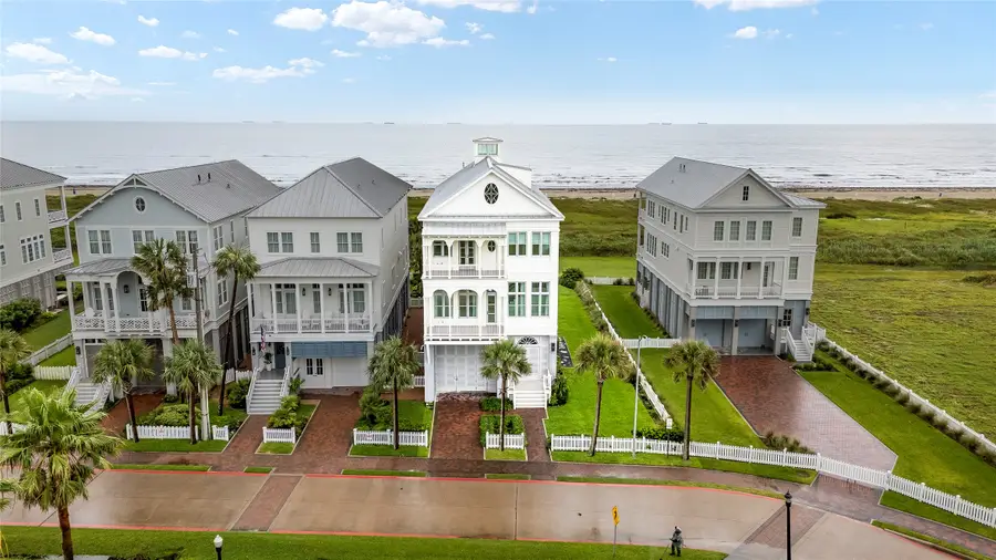 2425 E Seaside Drive, Galveston, TX 77550 - #3