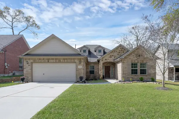 398 Rolling Hills Drive, Conroe, TX 77304