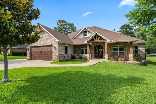 636 W Lake Drive, Livingston, TX 77351