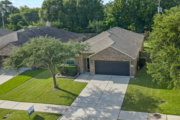 1135 Treasure Court, Baytown, TX 77521