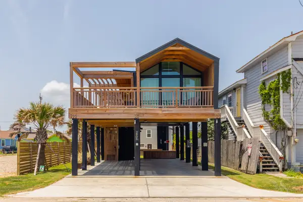 2906 Avenue R 1/2, Galveston, TX 77550