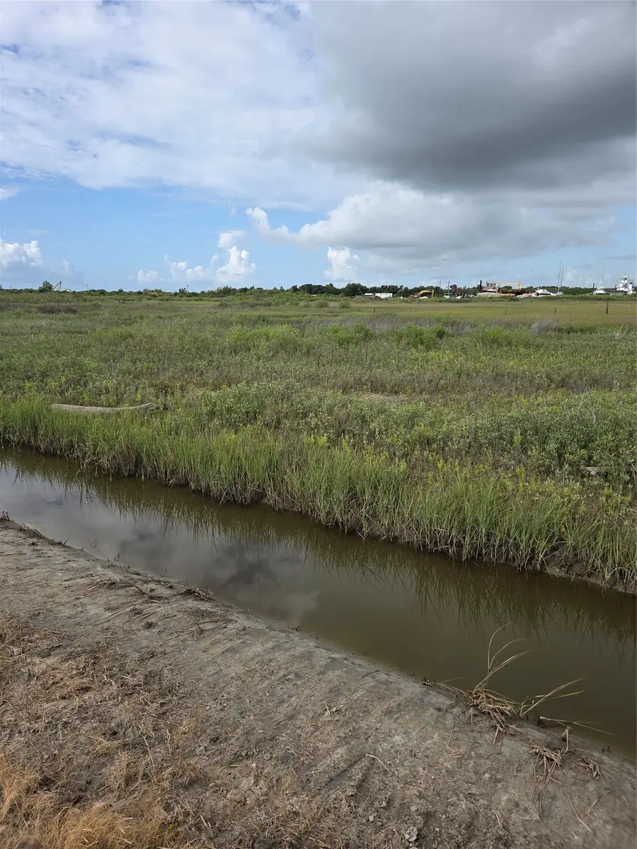 1419 Martinique Lane, Port Bolivar, TX 77650 - #3