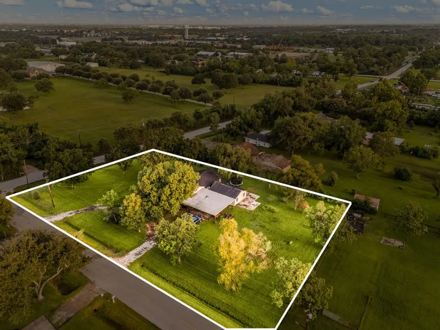 805 Redberry Hill Road, Baytown, TX 77521 - #2