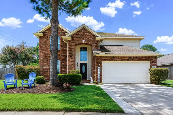 1802 Oak Lodge Drive, Pearland, TX 77581