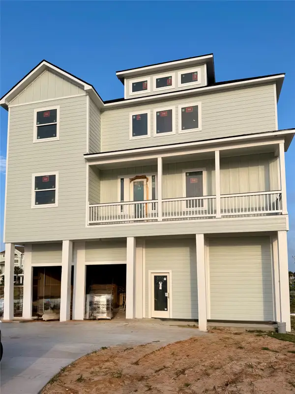 1 Largo, Hitchcock, TX 77563