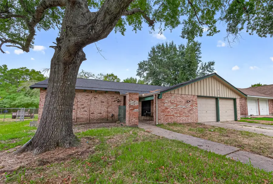 215 Crest Hill Drive, Conroe, TX 77301 - #2