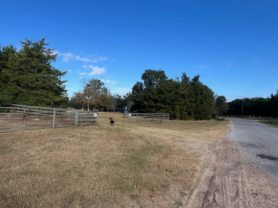 16547 Hinkel Road, Cat Spring, TX 78933 - Image #2