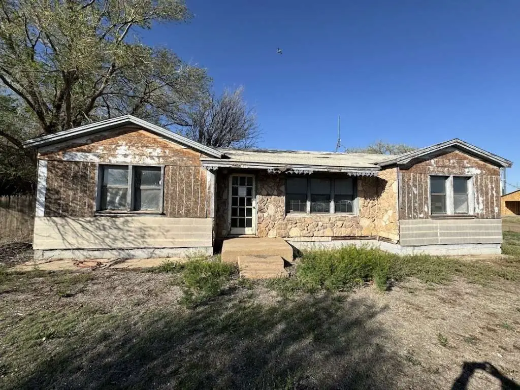 200 W 2nd Street, Edmonson, TX 79032 - #1