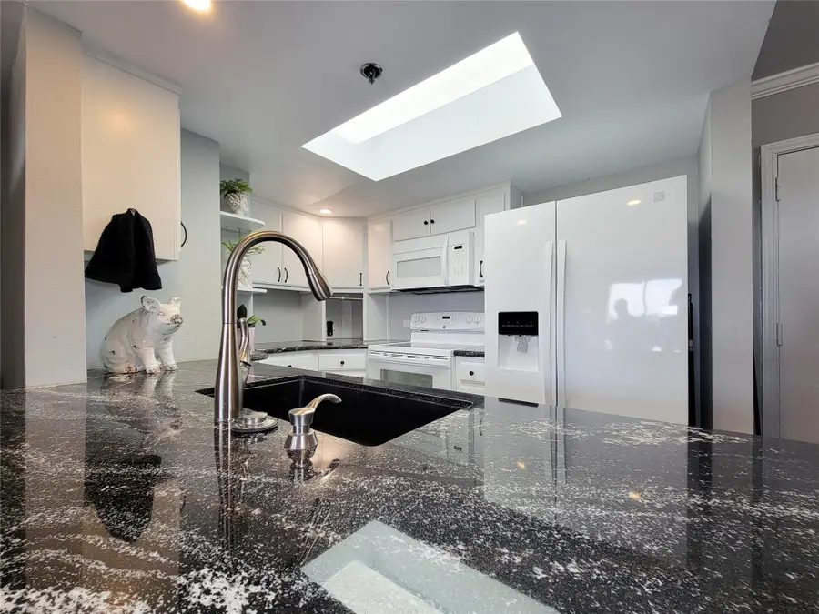 3525 Sage Road #402, Houston, TX 77056 - Image #2