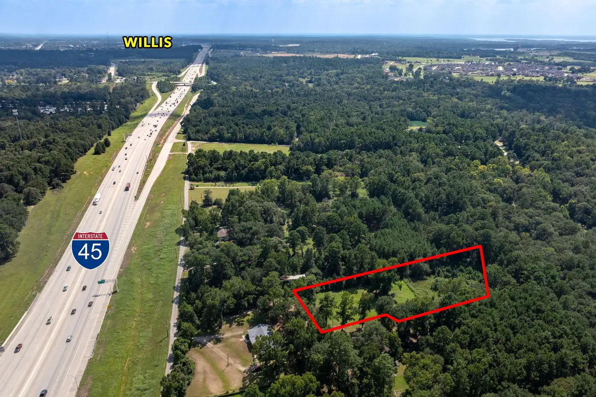 15859 Shatterway Lane, Willis, TX 77318 - Image #1