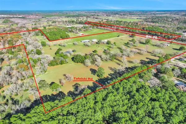 9192 Sh 75 S Highway S, New Waverly, TX 77358