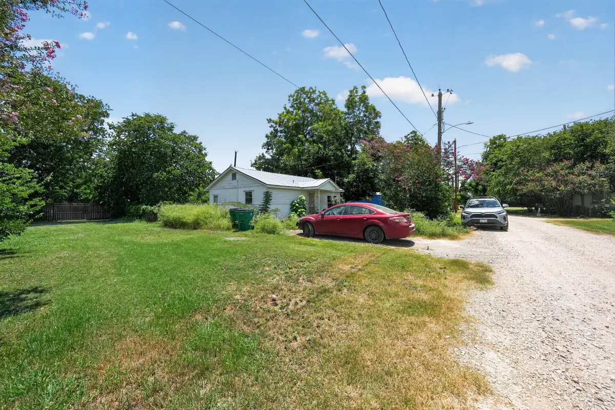 105 S Broadway Street, Thorndale, TX 76577 - #1