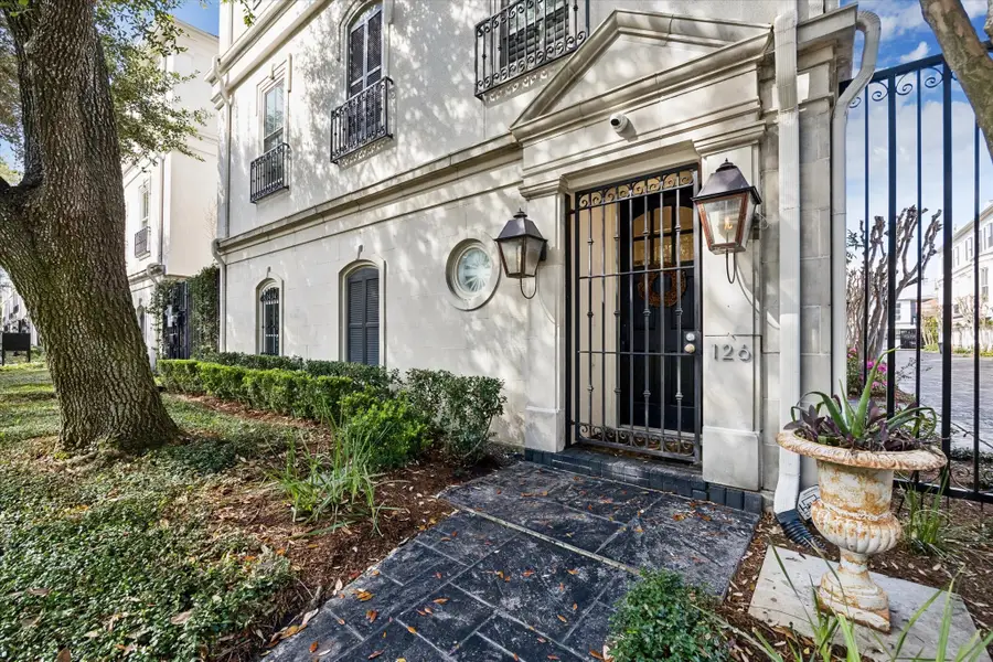 126 Oak Place Drive, Houston, TX 77006 - #3