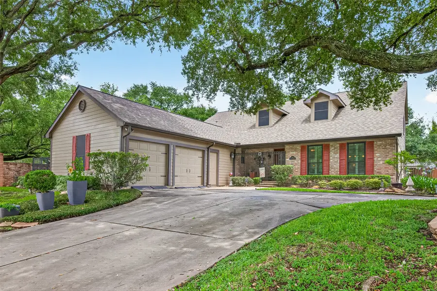 303 Longview Drive, Sugar Land, TX 77478 - #2