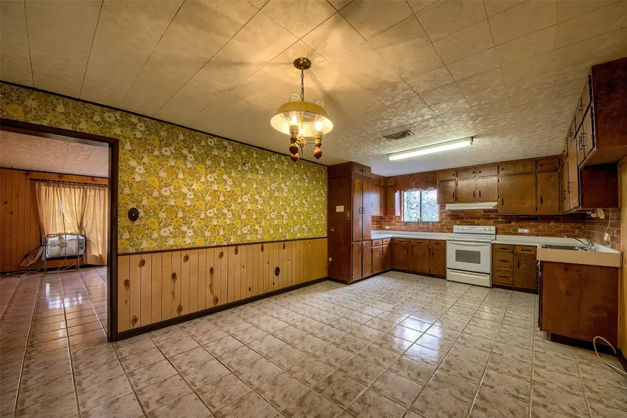 250 Guadalupe River Drive, Seguin, TX 78155 - #2