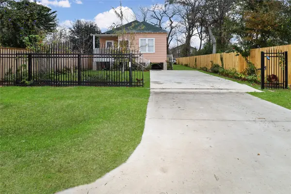 4621 Wiley Road, Houston, TX 77093
