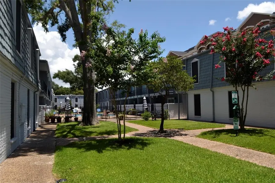 1901 S Voss Road #9, Houston, TX 77057 - Image #3