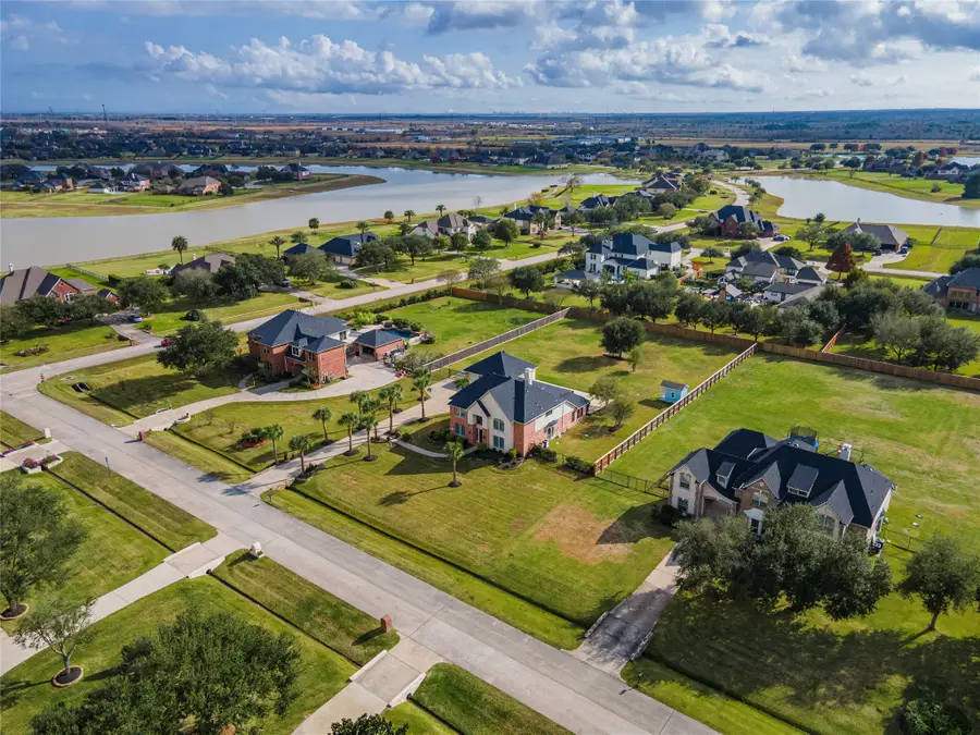 3913 Summer Manor Drive, League City, TX 77573 - Image #3