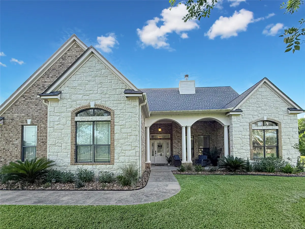 807 Mill Road, Angleton, TX 77515 - #1