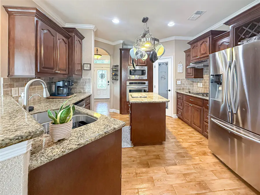 807 Mill Road, Angleton, TX 77515 - #3