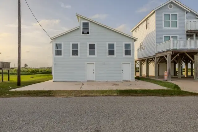207 Beachfront Drive, Matagorda, TX 77457 - #1