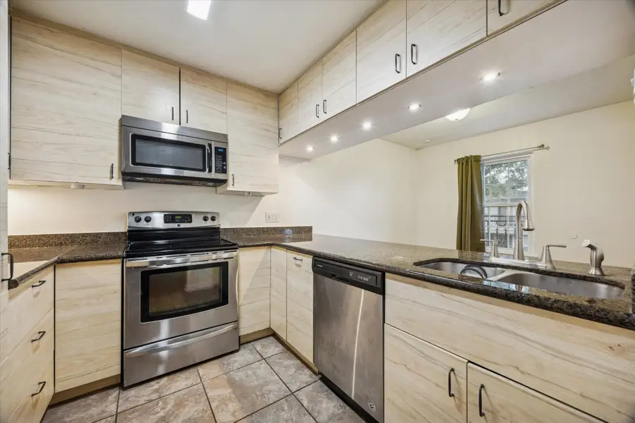 3131 Southwest Freeway #C33, Houston, TX 77098 - Image #3