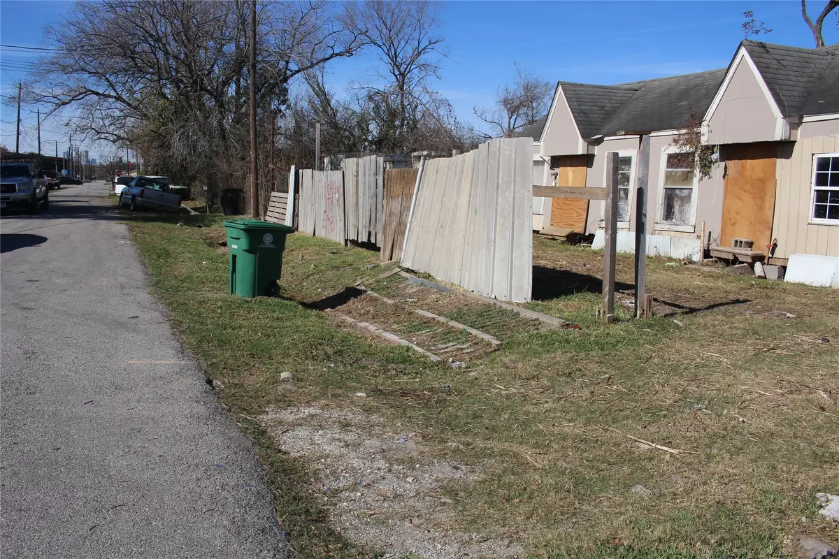 8227 Mendez Street, Houston, TX 77029 - #1