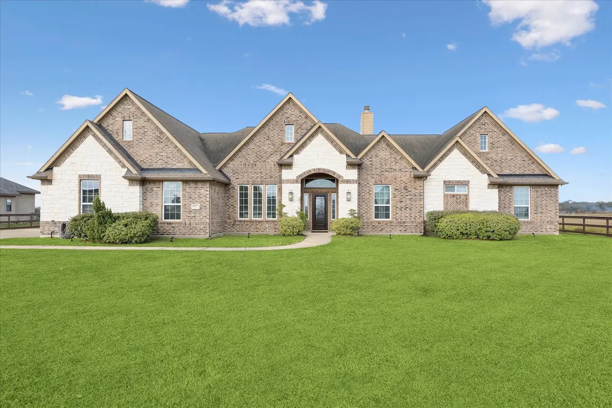 7923 Stratford Hall Drive, Rosharon, TX 77583 - Image #1