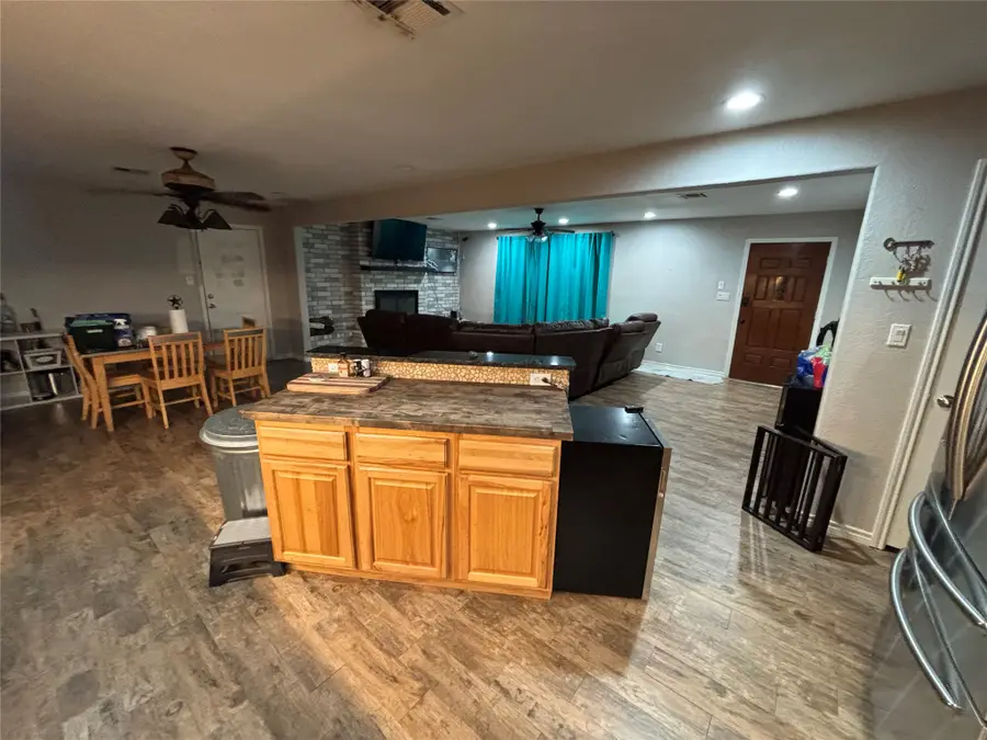 708 W Avenue A, Lampasas, TX 76550 - #3