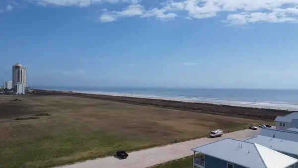 50 Grand Beach Boulevard, Galveston, TX 77550