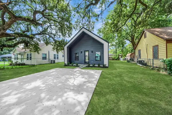 605 E Murrill Ave, Baytown, TX 77520