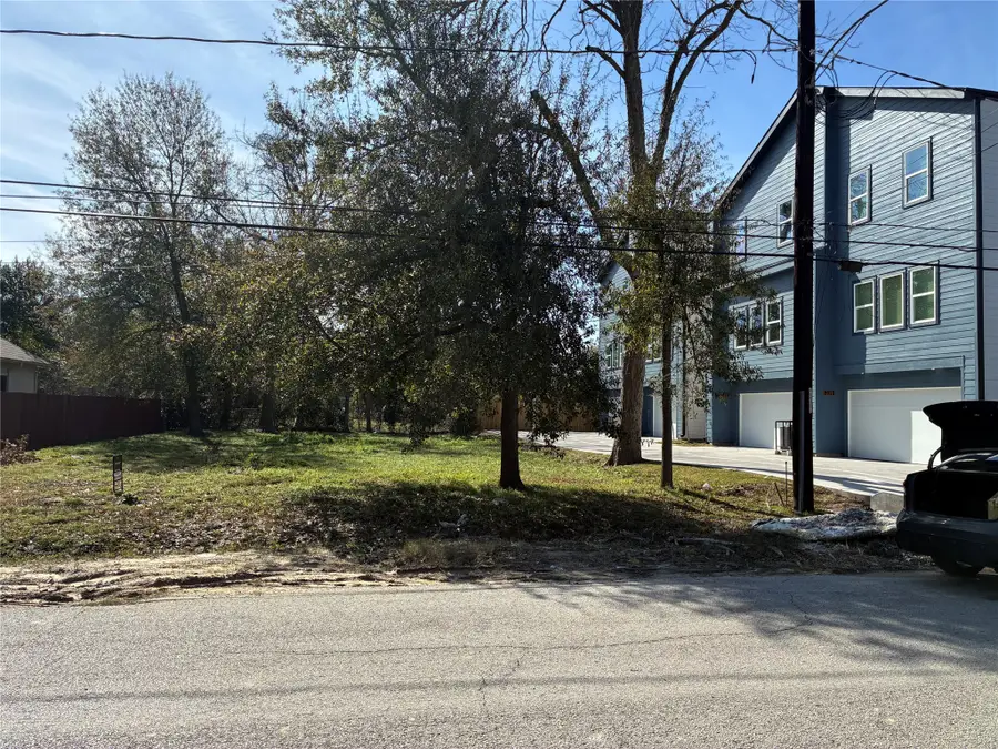 887 Lucky Street, Houston, TX 77088 - Image #3