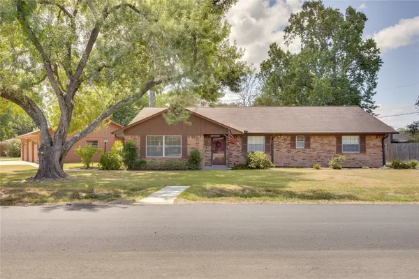 5821 Russell Lane Lane, Baytown, TX 77521