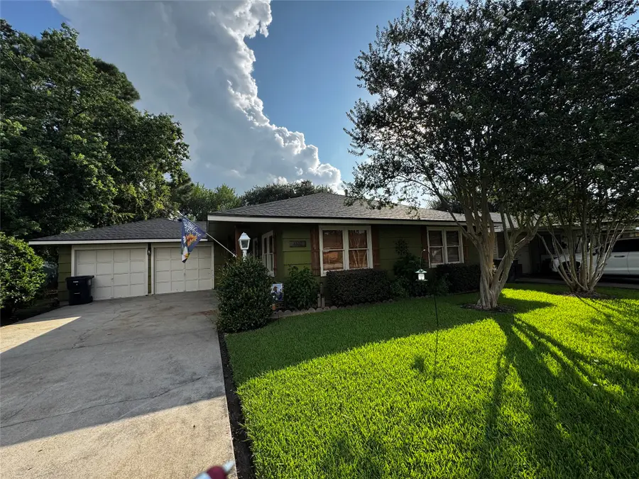 4530 Boyd Avenue, Groves, TX 77619 - #3