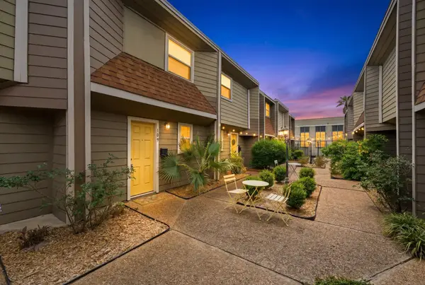 424 15th Street #109, Galveston, TX 77550