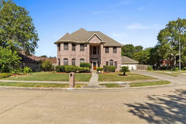 407 Barberry Lane, Baytown, TX 77520
