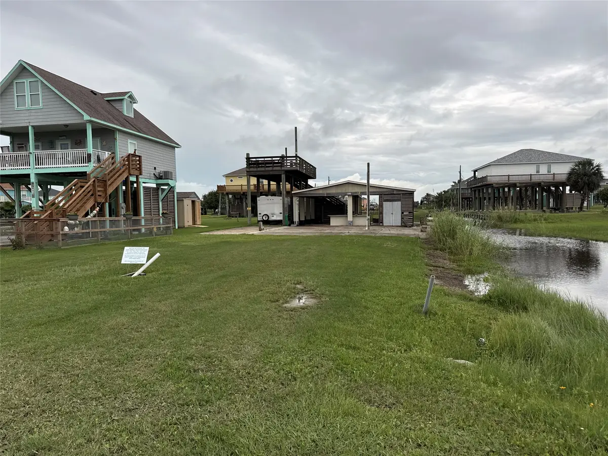 947 S Selwyn Road, Crystal Beach, TX 77650 - #1