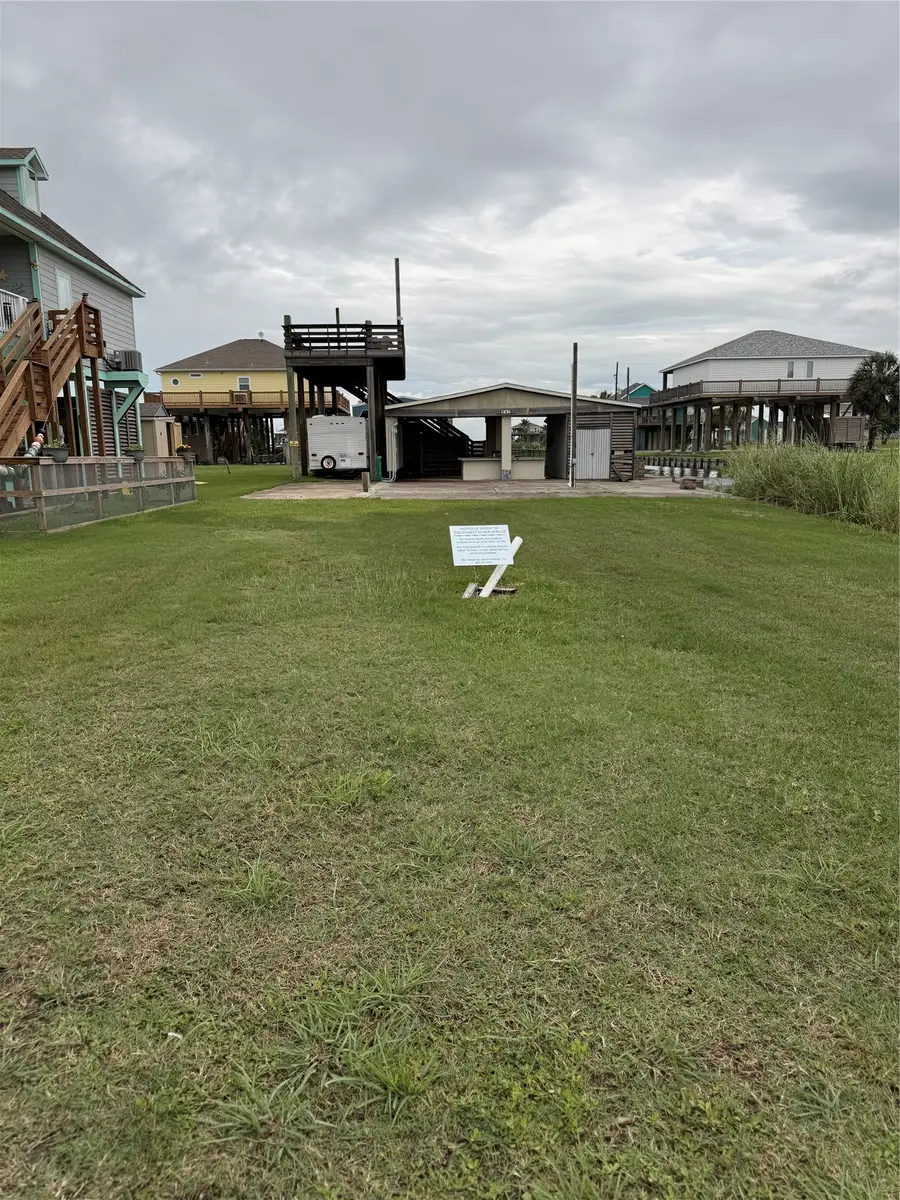 947 S Selwyn Road, Crystal Beach, TX 77650 - #3