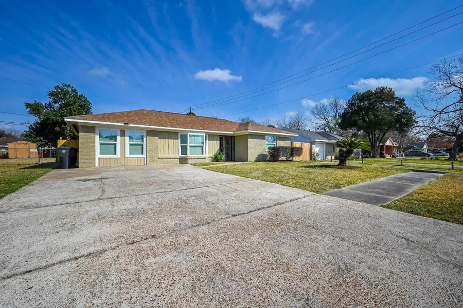 247 E Janisch Rd, Houston, TX 77022 - #2