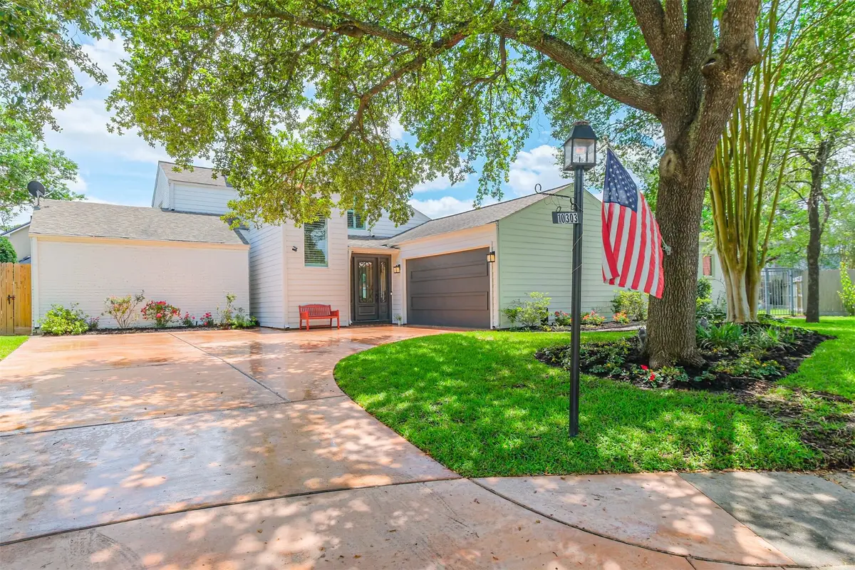 10303 Lynbrook Hollow Street, Houston, TX 77042 - #1
