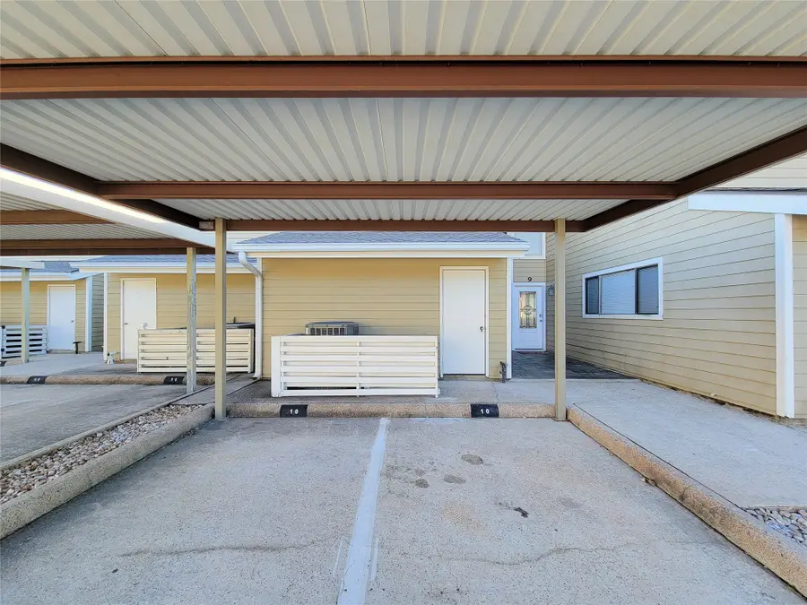 10 April Point Drive S, Conroe, TX 77356 - #2