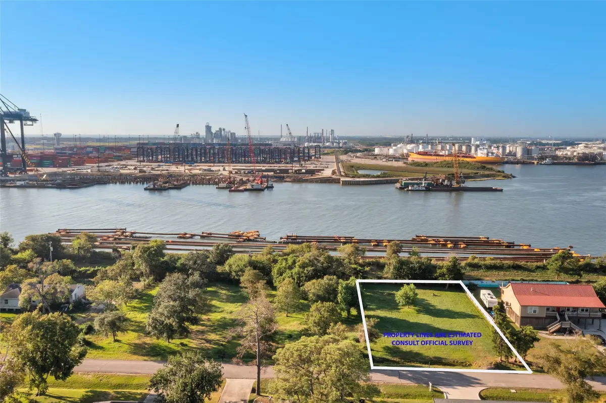 611 S Shady Lane, La Porte, TX 77571 - Image #1