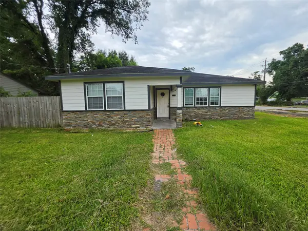 8202 Laura Koppe Road, Houston, TX 77028