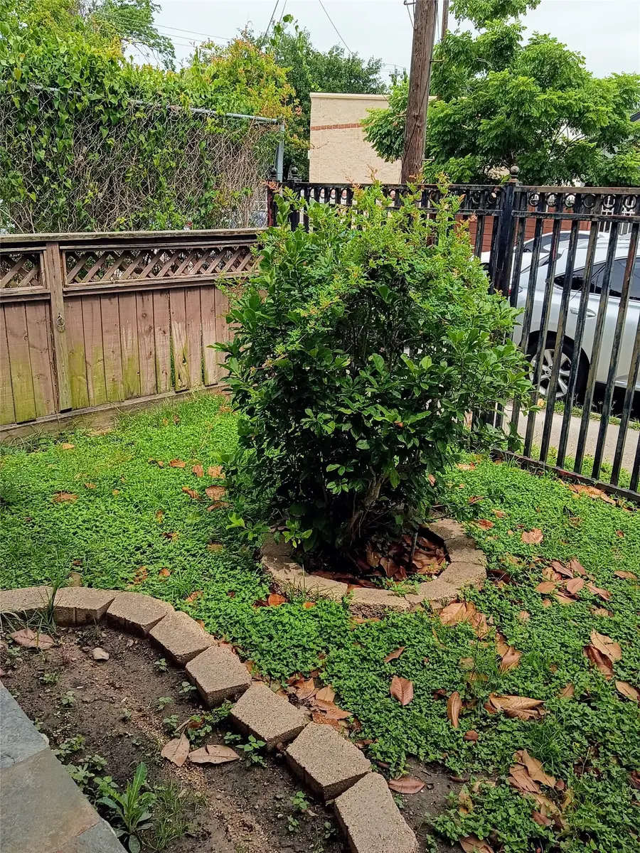 104 E 33 Street, Houston, TX 77018 - #2