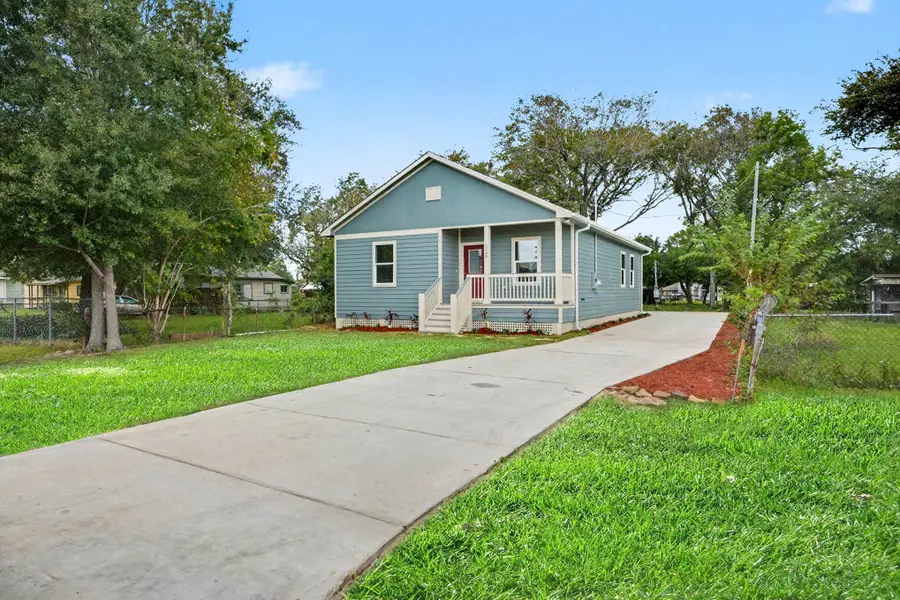 2308 12th Avenue N, Texas City, TX 77590 - Image #2