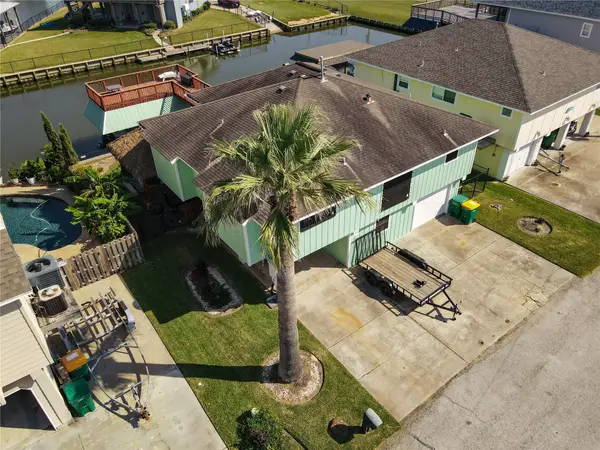 13 S Skimmer Street, La Marque, TX 77568